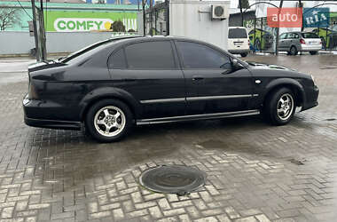 Седан Chevrolet Evanda 2005 в 