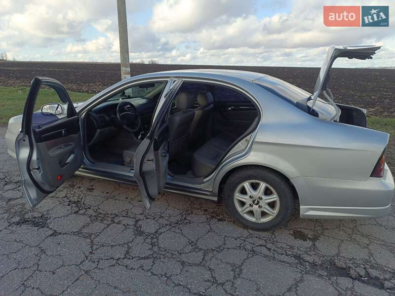 Седан Chevrolet Evanda 2005 в Фастове
