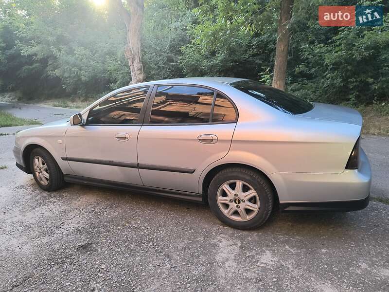 Седан Chevrolet Evanda 2005 в Марганце фото 5 Седан Chevrolet Evanda 2005 в Марганце