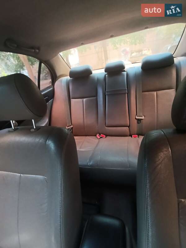Седан Chevrolet Evanda 2005 в Полтаві