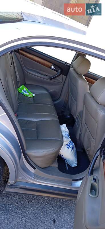 Седан Chevrolet Evanda 2006 в Чернігові