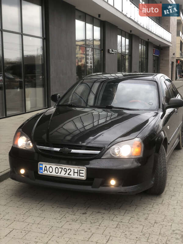 Седан Chevrolet Evanda 2005 в Ужгороді