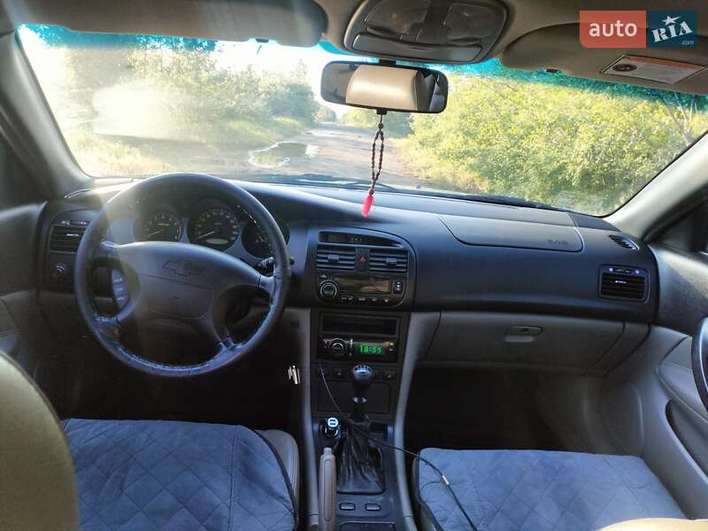 Седан Chevrolet Evanda 2005 в Александрие