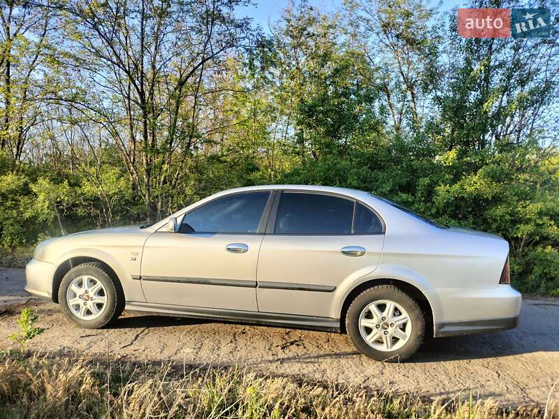 Седан Chevrolet Evanda 2005 в Александрие