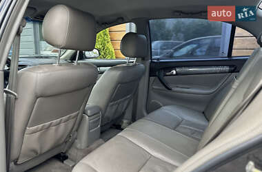 Седан Chevrolet Evanda 2006 в 