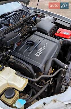 Седан Chevrolet Evanda 2005 в 