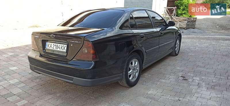 Седан Chevrolet Evanda 2006 в Дубно