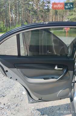 Седан Chevrolet Evanda 2005 в 