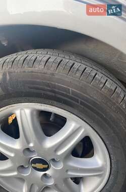 Седан Chevrolet Evanda 2006 в 