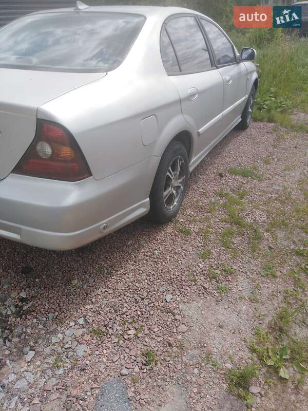 Седан Chevrolet Evanda 2005 в Житомире