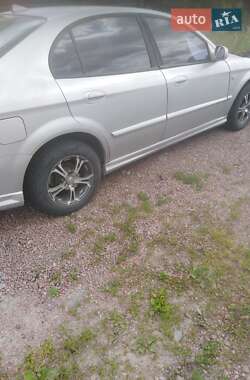 Седан Chevrolet Evanda 2005 в Житомире