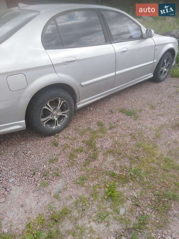 Седан Chevrolet Evanda 2005 в Житомире
