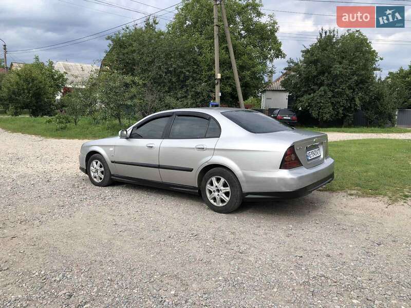 Седан Chevrolet Evanda 2006 в Боярке