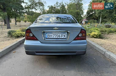 Седан Chevrolet Evanda 2005 в 