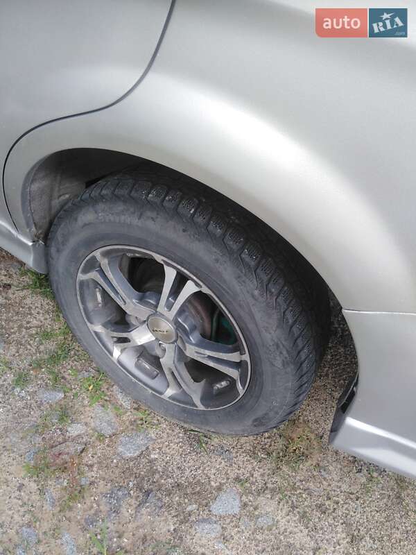 Седан Chevrolet Evanda 2005 в Житомире