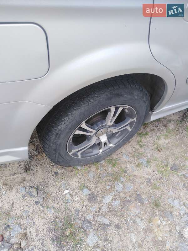 Седан Chevrolet Evanda 2005 в Житомире