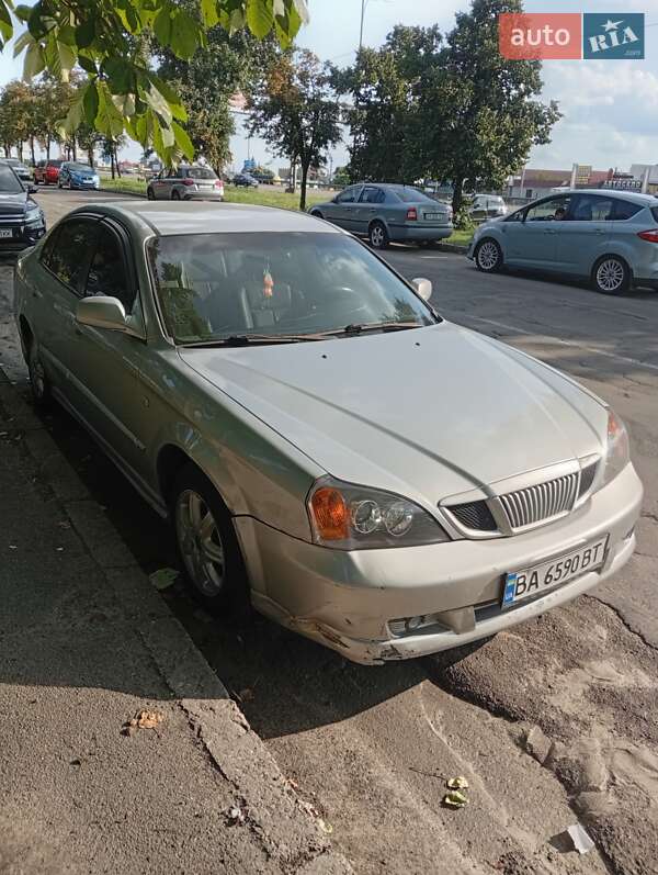 Седан Chevrolet Evanda 2005 в Киеве