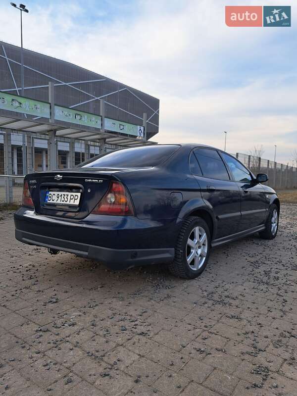 Седан Chevrolet Evanda 2005 в Львове