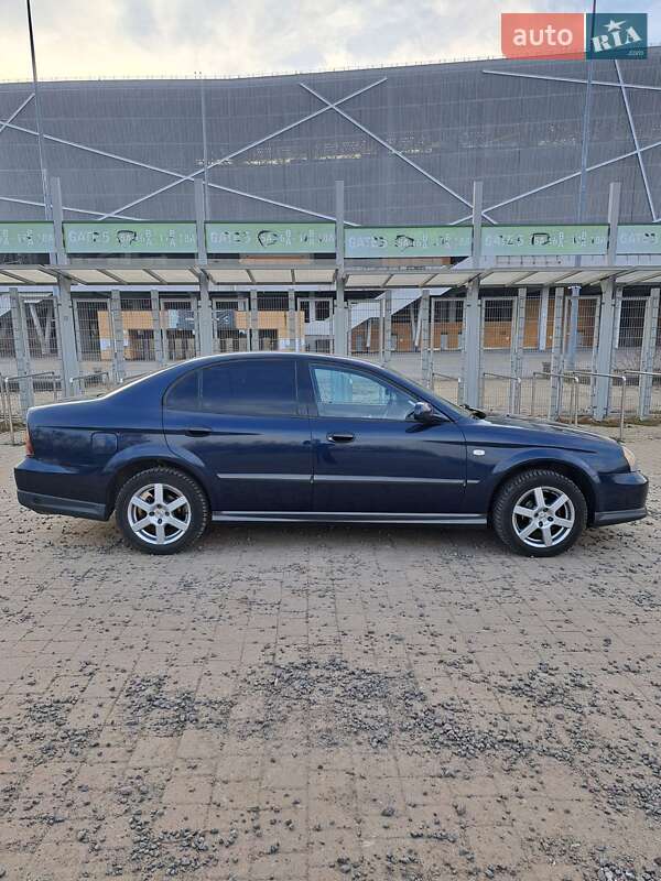 Седан Chevrolet Evanda 2005 в Львове