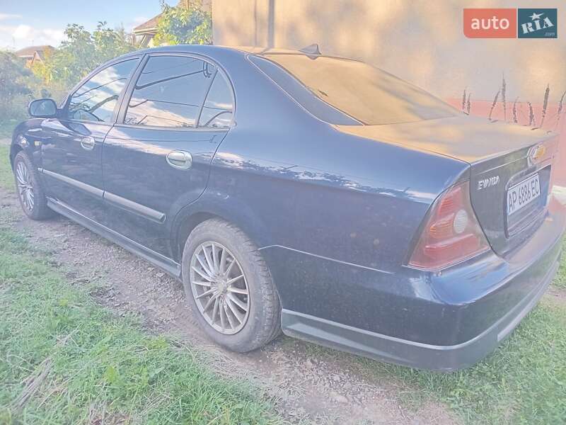 Седан Chevrolet Evanda 2005 в Ужгороде