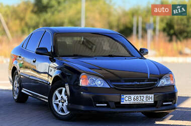 Седан Chevrolet Evanda 2005 в Мені