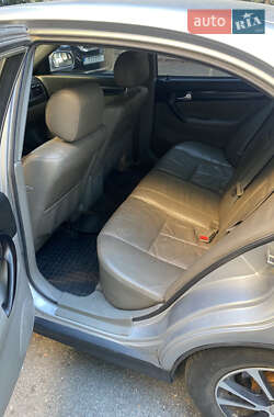 Седан Chevrolet Evanda 2005 в 