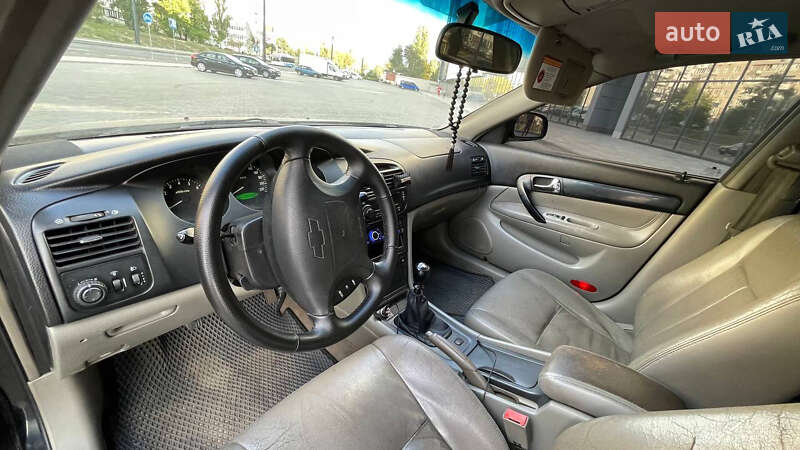 Седан Chevrolet Evanda 2005 в Днепре