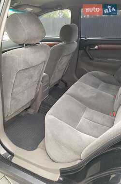 Седан Chevrolet Evanda 2005 в 