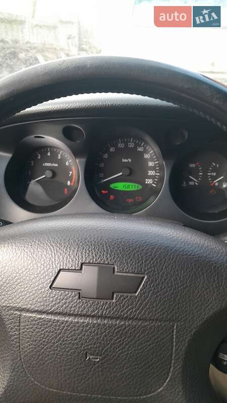 Седан Chevrolet Evanda 2005 в Хмельницком