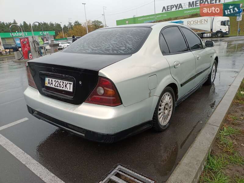 Седан Chevrolet Evanda 2005 в Киеве