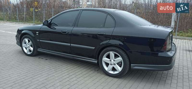 Седан Chevrolet Evanda 2006 в Дубні
