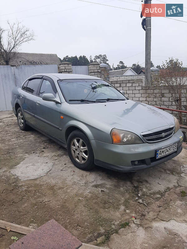 Седан Chevrolet Evanda 2004 в Житомирі