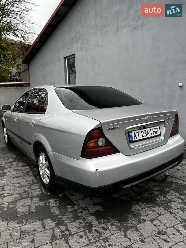 Седан Chevrolet Evanda 2005 в Львове