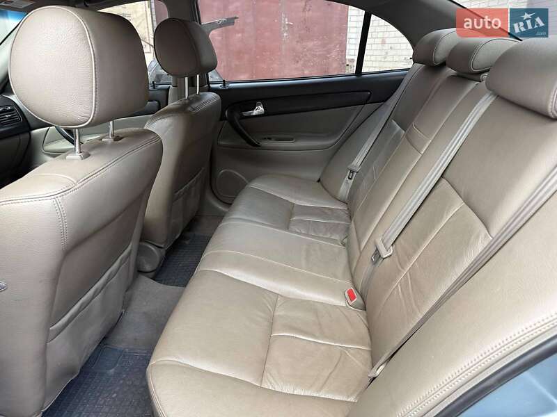 Седан Chevrolet Evanda 2005 в Дніпрі