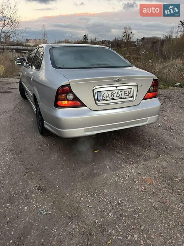 Седан Chevrolet Evanda 2006 в Киеве