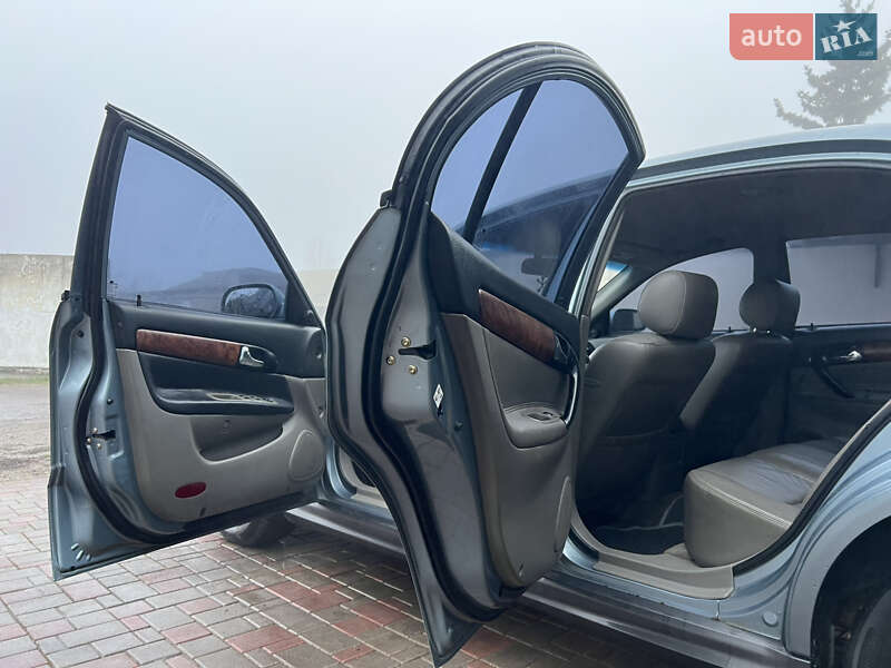 Седан Chevrolet Evanda 2004 в Лозовой