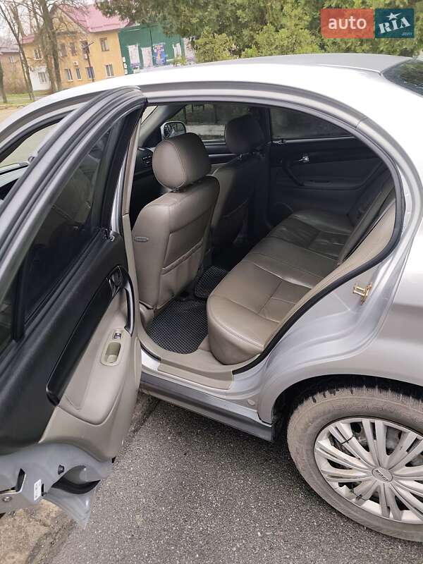 Седан Chevrolet Evanda 2006 в Днепре фото 24 Седан Chevrolet Evanda 2006 в Днепре