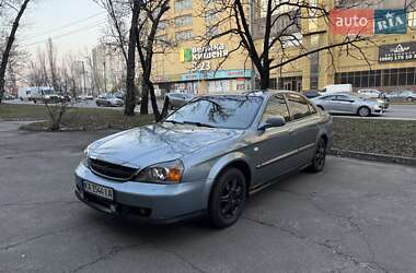 Седан Chevrolet Evanda 2005 в Киеве