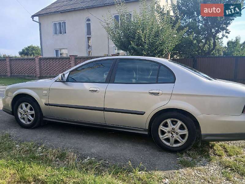 Седан Chevrolet Evanda 2006 в Борщеве