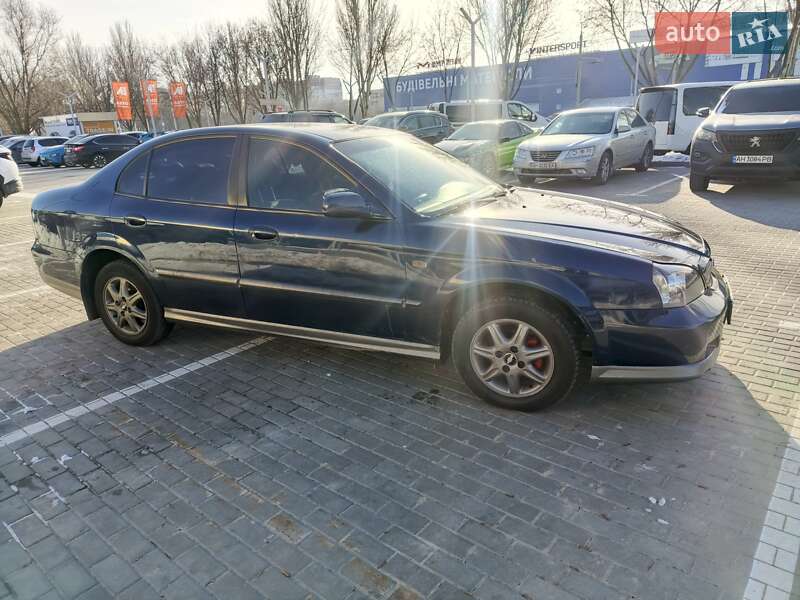Седан Chevrolet Evanda 2005 в Днепре