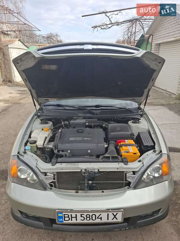 Седан Chevrolet Evanda 2005 в Черноморске