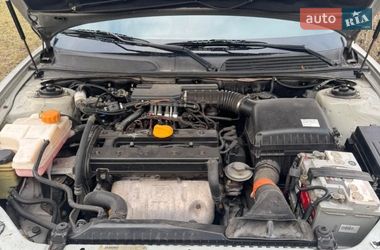 Седан Chevrolet Evanda 2005 в Днепре