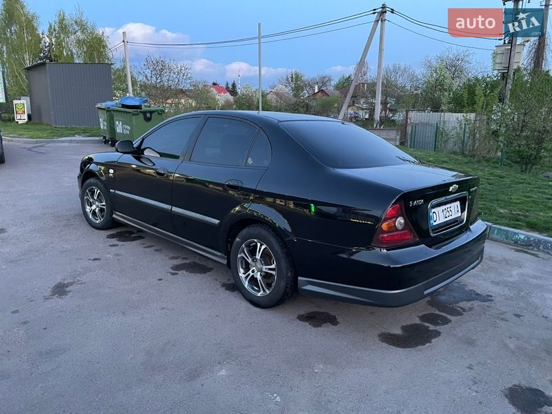 Седан Chevrolet Evanda 2006 в Житомире