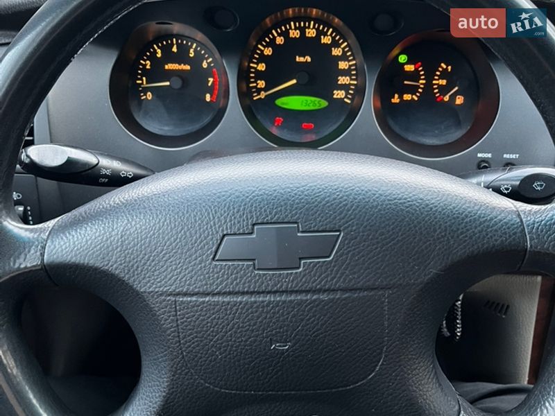 Седан Chevrolet Evanda 2004 в Львове
