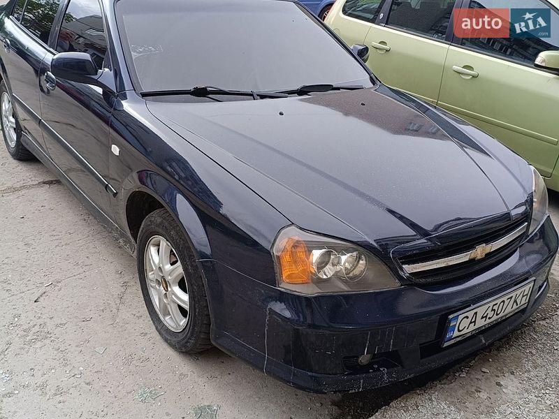 Седан Chevrolet Evanda 2005 в Каневі