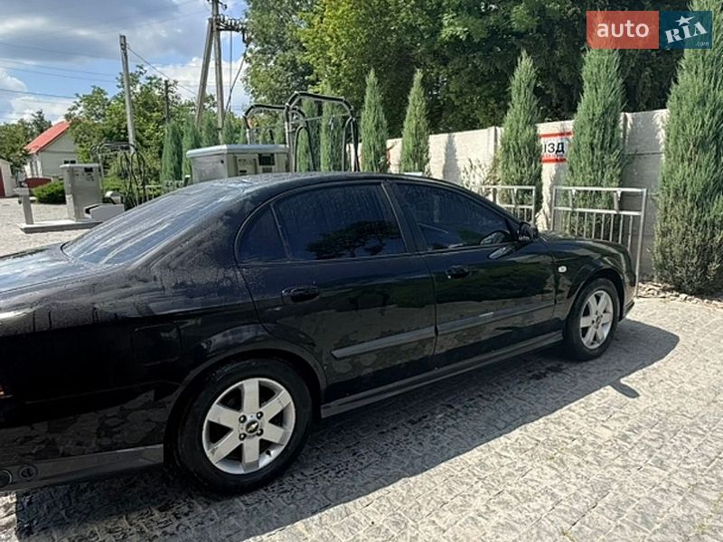 Chevrolet Evanda 2004