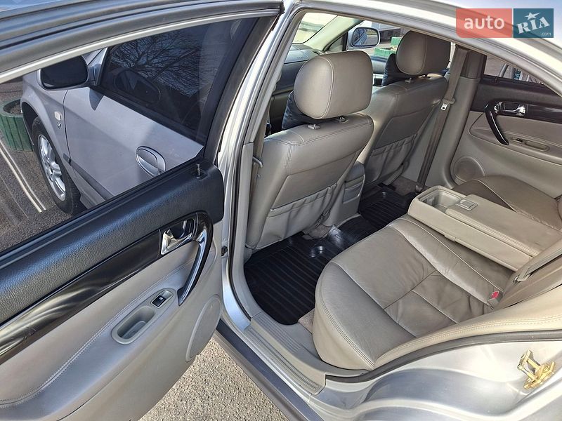 Седан Chevrolet Evanda 2006 в Киеве