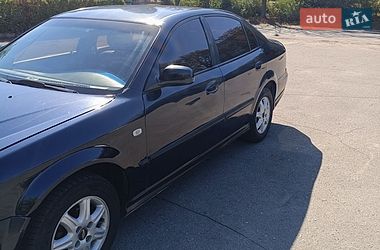 Седан Chevrolet Evanda 2005 в Каневе