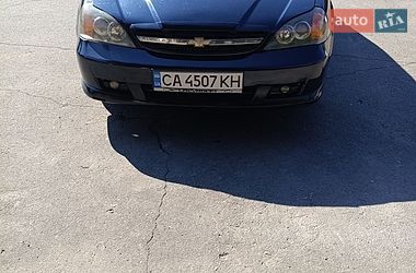 Седан Chevrolet Evanda 2005 в Каневе