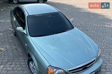 Седан Chevrolet Evanda 2005 в Буську